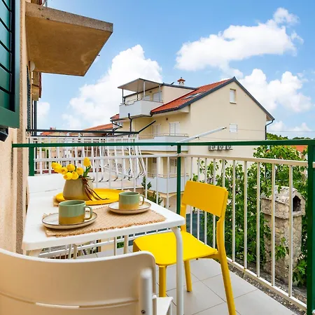 Lägenhet Charming Renovated Next To The Sea *